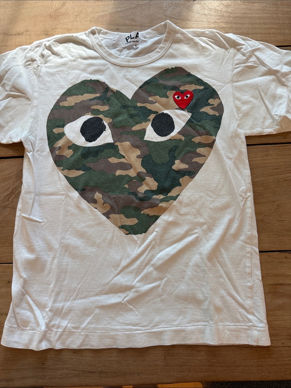 Comme des Garçons PLAY White T-Shirt with Camo Heart and Red Heart Patch small